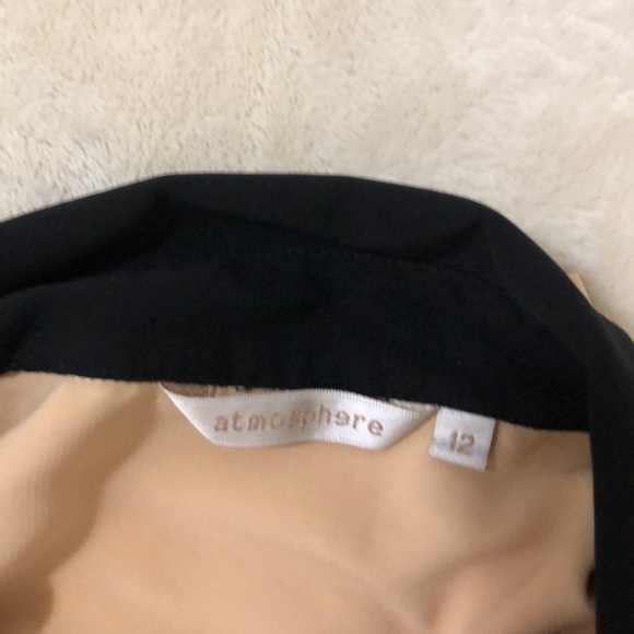 A simple shirt - Picture 2 of 4